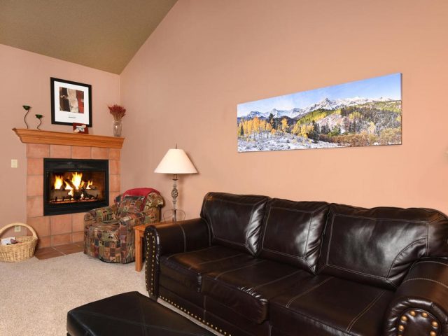 Condo in Foxpine Inn Condo, Copper Mountain, CO — photo 1 (MLS S1000587)