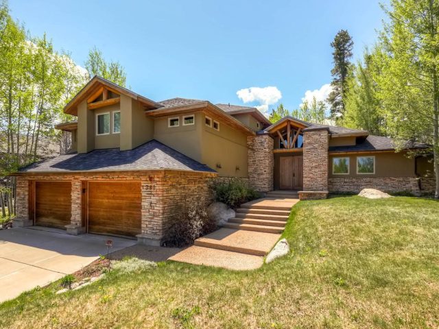 381 Black Hawk Circle, Silverthorne, CO — main photo