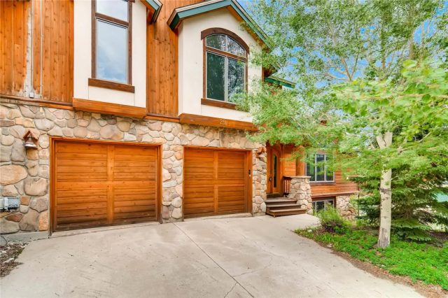 Duplex in Eagles Glen, Silverthorne, CO — photo 1 (MLS S1003935)