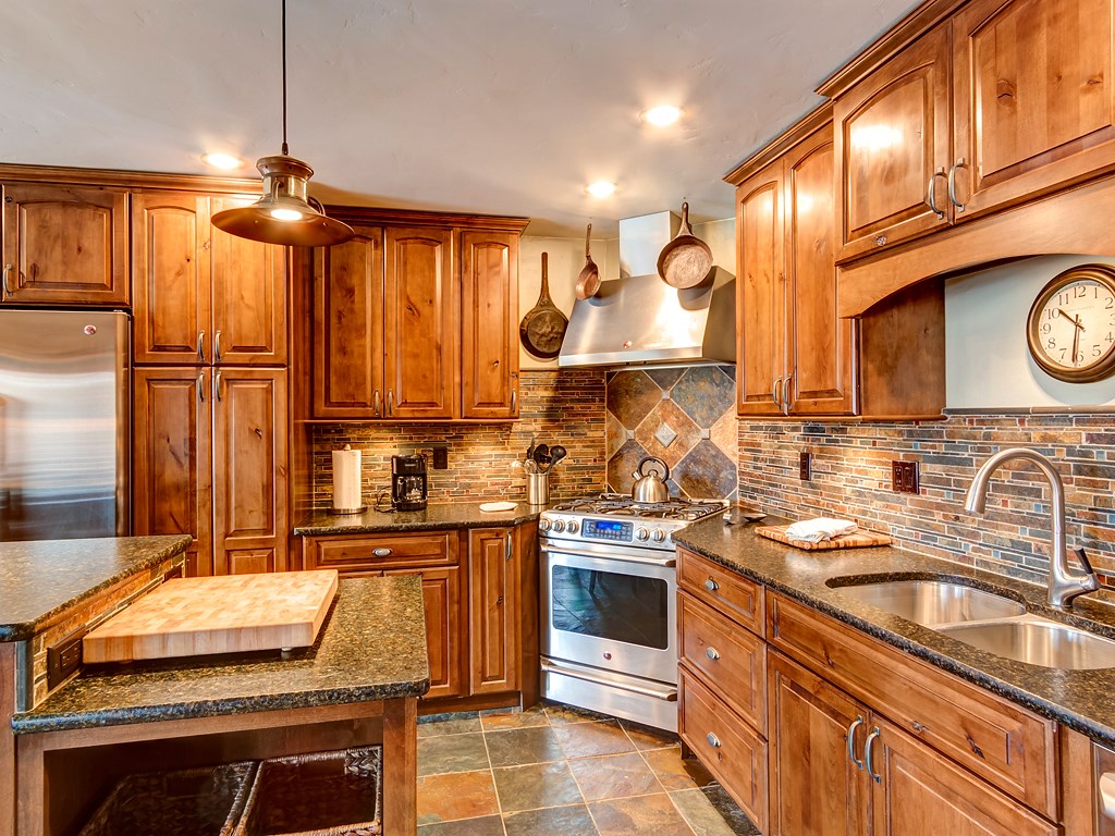 325 Four Oclock Road 304, Breckenridge, CO — main photo