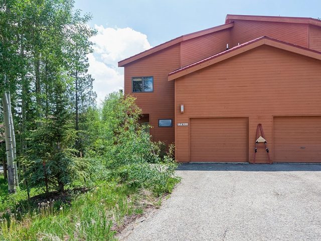 Duplex in Regency Duplex, Wildernest, CO — photo 1 (MLS S1005574)