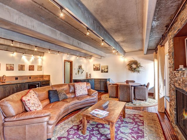 Condo in Lift Condo, Breckenridge, CO — photo 1 (MLS S1007138)