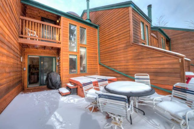 Timeshare in Bridge Point Townhomes, Frisco, CO — photo 1 (MLS S1007285)