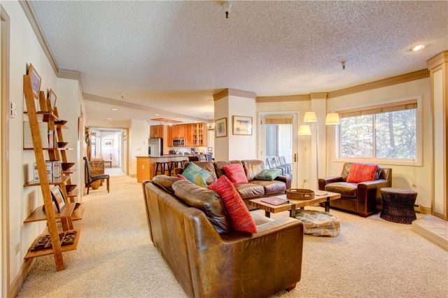 Condo in Chateaux Condominium Hotel, Breckenridge, CO — photo 1 (MLS S1007497)