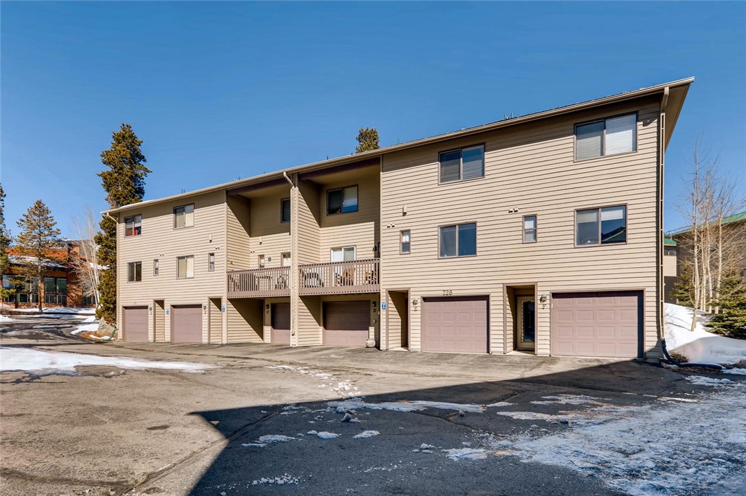 726 Meadow Creek Drive E, Frisco, CO — main photo
