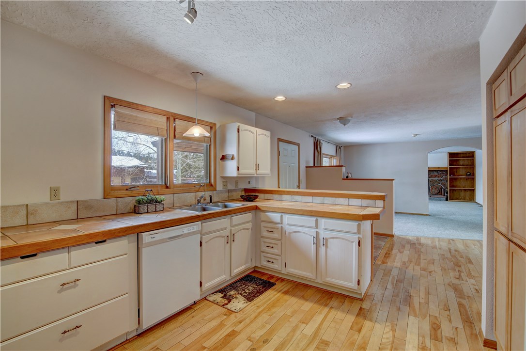 371 Alpine Road, Dillon, CO — main photo
