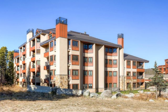 Condo in Chateaux Condominium Hotel, Breckenridge, CO — photo 1 (MLS S1014343)