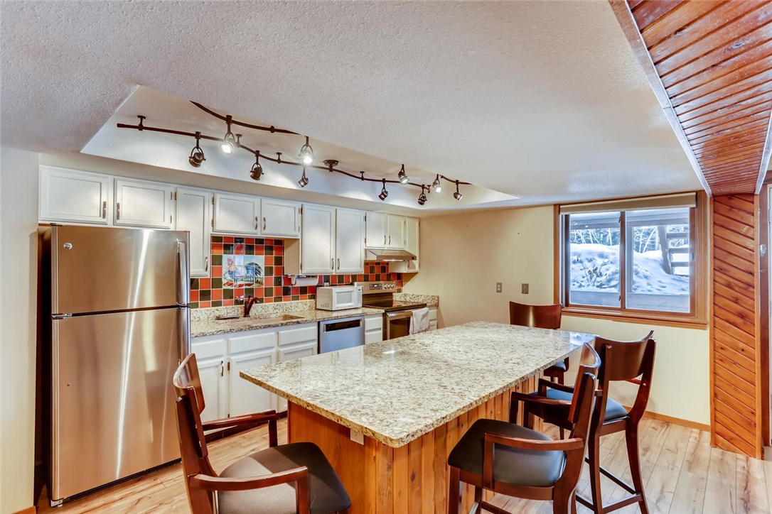 160 Creekside Drive 8, Frisco, CO — main photo