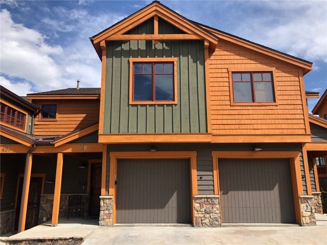 Townhome in Rolling Ridge Twnhms, Silverthorne, CO — photo 1 (MLS S1018280)