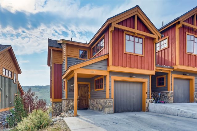 Townhome in Rolling Ridge Twnhms, Silverthorne, CO — photo 1 (MLS S1022430)