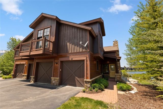 Townhome in Angler Mtn Ranch Lakeside Townhomes, Silverthorne, CO — photo 1 (MLS S1027587)