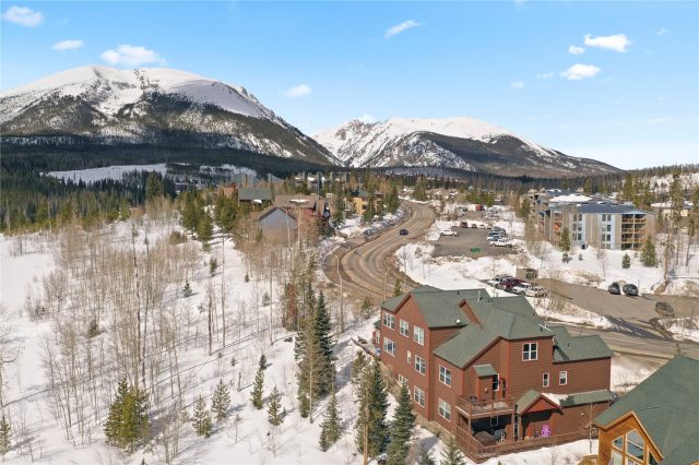 Townhome in Wildernest 16 Condo, Silverthorne, CO — photo 1 (MLS S1032574)