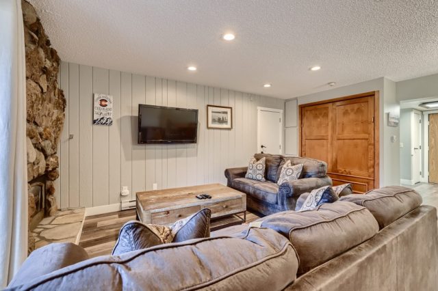 Condo in Copper Inn Condo, Copper Mountain, CO — photo 1 (MLS S1033906)