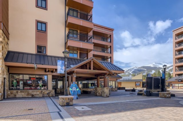 Condo in Village At Breckenridge Condo, Breckenridge, CO — photo 1 (MLS S1034017)