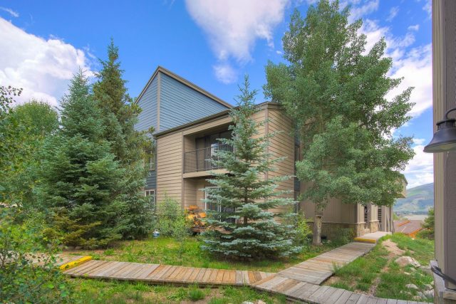 Condo in Summit Point Condo, Silverthorne, CO — photo 1 (MLS S1038315)