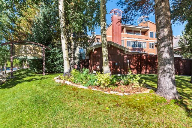 Condo in Ski Hill Condo, Breckenridge, CO — photo 1 (MLS S1044485)