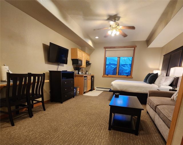 Timeshare in Grand Timber Lodge Condo, Breckenridge — photo 4 Timeshare in Grand Timber Lodge Condo, Breckenridge, CO — photo 4 (MLS S1046469)