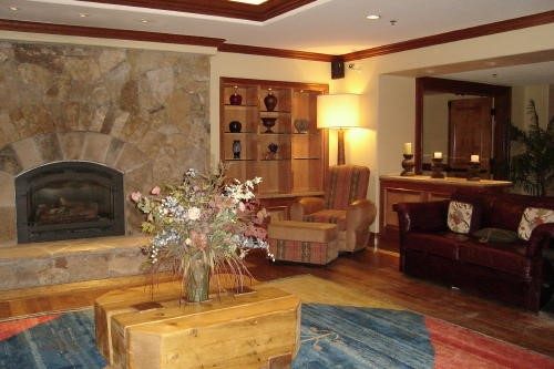500 Village Rd 313 photo 11