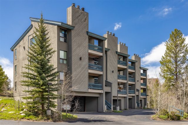 Condo in Mountain Country Condo, Silverthorne, CO — photo 1 (MLS S1050744)