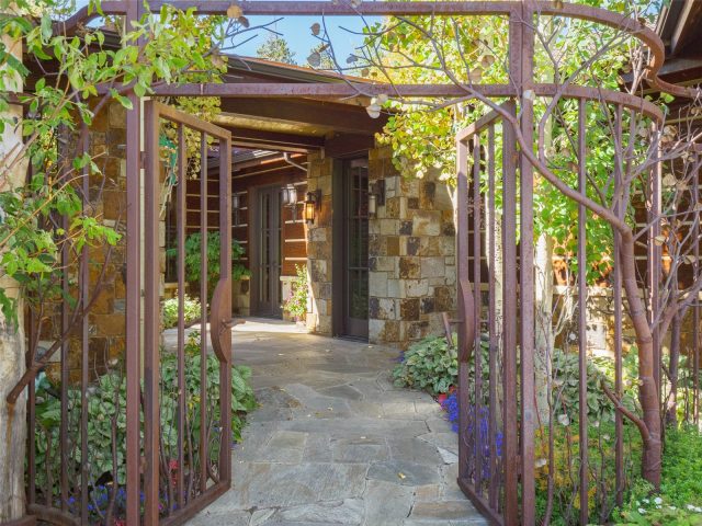 330 High Park Court photo 8