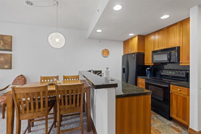 34 Highfield Trail 203 photo 18