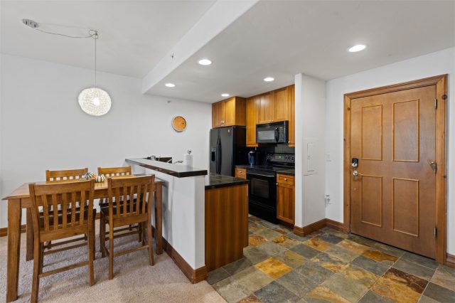 34 Highfield Trail 203 photo 21