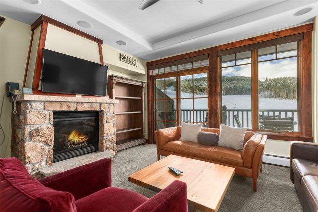 Condo in Crystal Peak Lodge Condos, Breckenridge, CO — photo 1 (MLS S1055282)