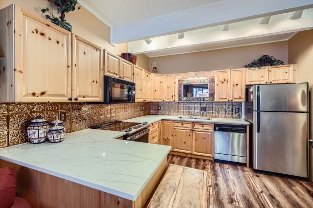 Condo in Sundowner Condo, Breckenridge, CO — photo 1 (MLS S1056063)