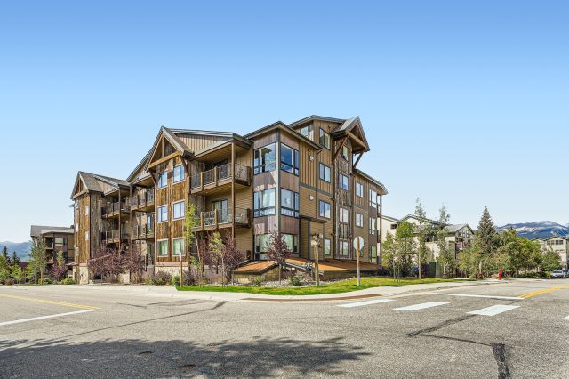 235 E La Bonte Street 201, Dillon, CO — main photo