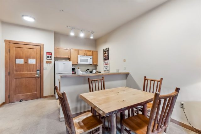 Condo in Arapahoe Lodge Condo, Keystone, CO — photo 4 (MLS S1057336)