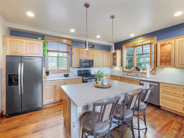 77 B Road photo 11