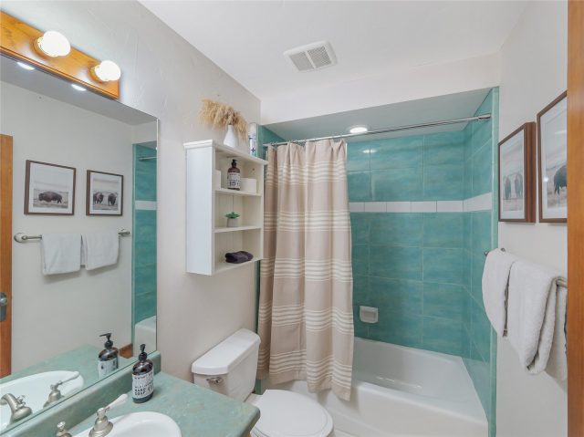 77 B Road photo 33