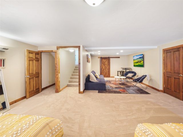 77 B Road photo 35