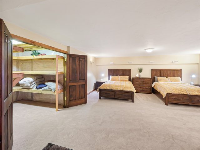77 B Road photo 37