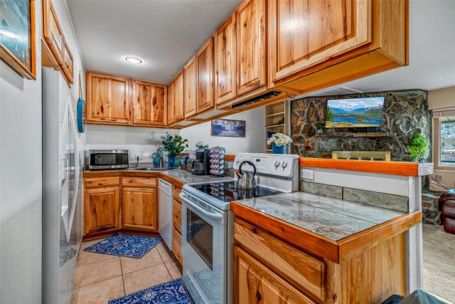 370 E La Bonte Street A photo 10