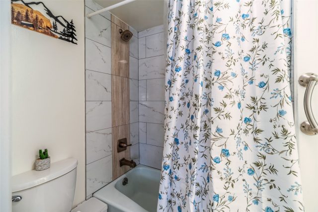 370 E La Bonte Street A photo 13