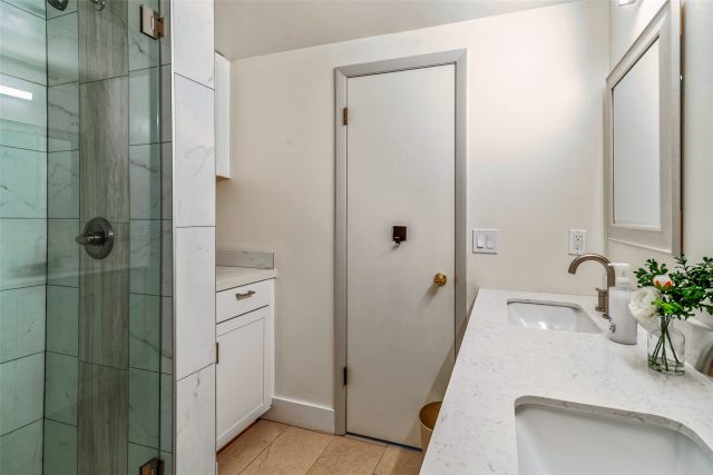 370 E La Bonte Street A photo 20