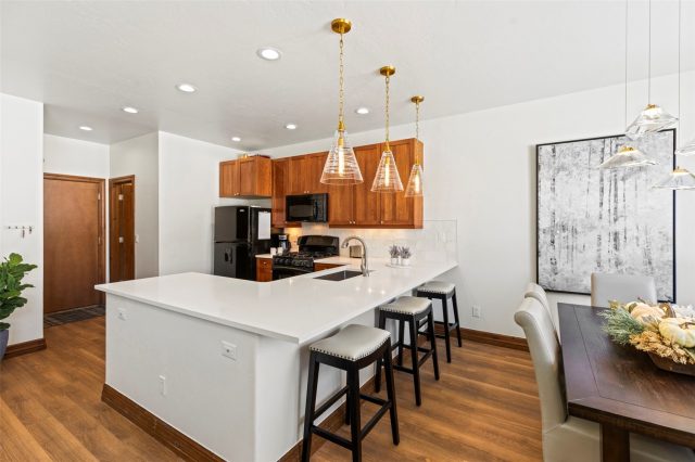 17 Linden Lane photo 12