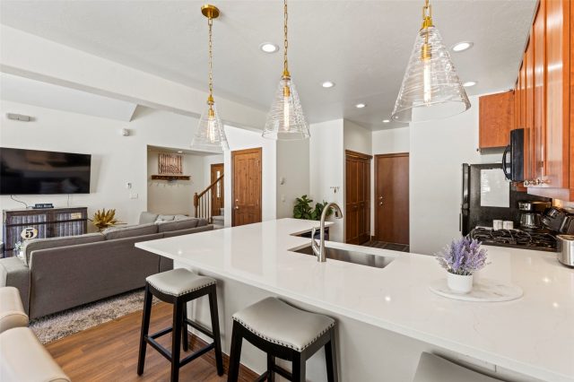 17 Linden Lane photo 14
