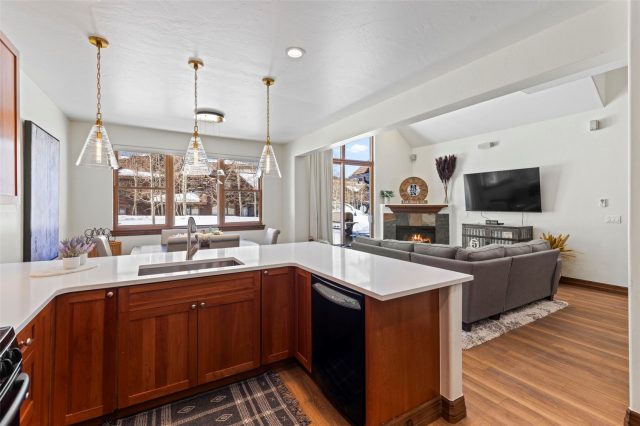 17 Linden Lane photo 17