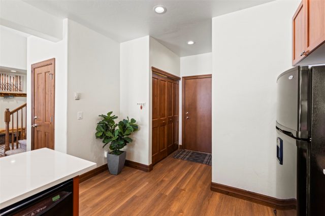 17 Linden Lane photo 18
