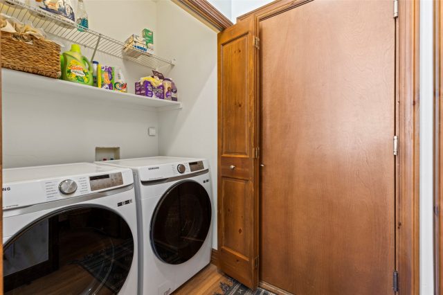 17 Linden Lane photo 19