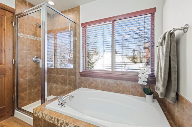 17 Linden Lane photo 26