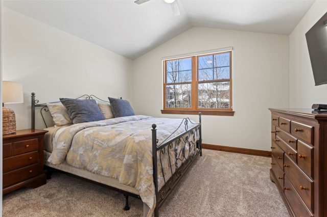 17 Linden Lane photo 28