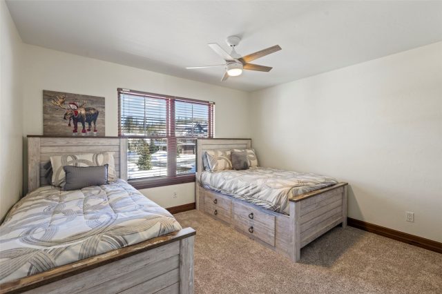 17 Linden Lane photo 33