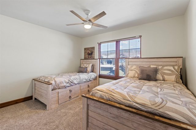 17 Linden Lane photo 34
