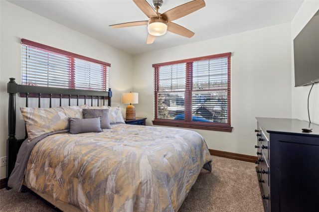17 Linden Lane photo 35