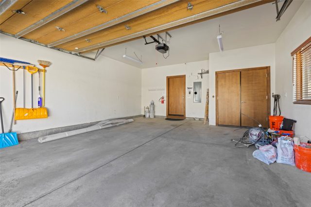 17 Linden Lane photo 38