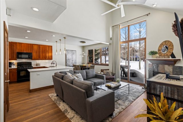 17 Linden Lane photo 9