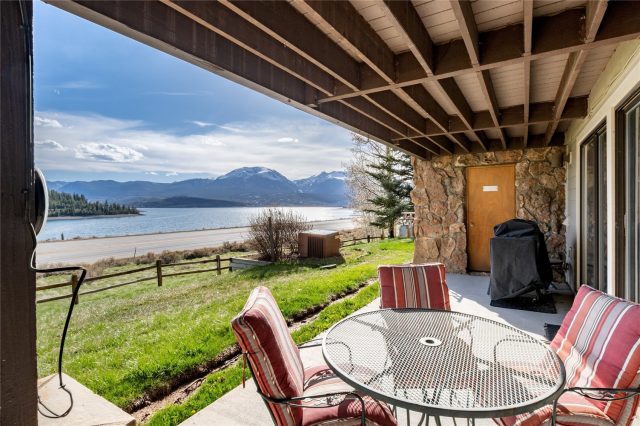 Condo in Dillon Bay In Corinthian Hill Condo, Dillon — photo 2 Condo in Dillon Bay In Corinthian Hill Condo, Dillon, CO — photo 2 (MLS S1059339)
